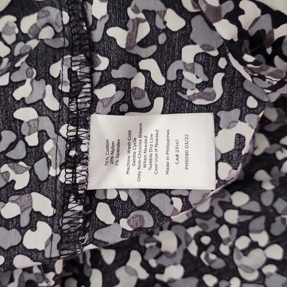 🛍Talbots Floral‎ Blouse Black White Grey 3/4 Sleeve Keyhole Back Womens S NEW - Picture 3 of 7